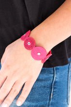 Load image into Gallery viewer, Poppin Popstar - Pink - Spiffy Chick Jewelry
